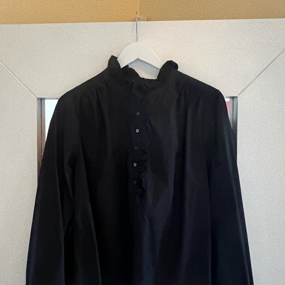 XiRENA caspian Black Blouse - Picture 3 of 4